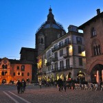 800px-Piazza_della_Vittoria,_Pavia